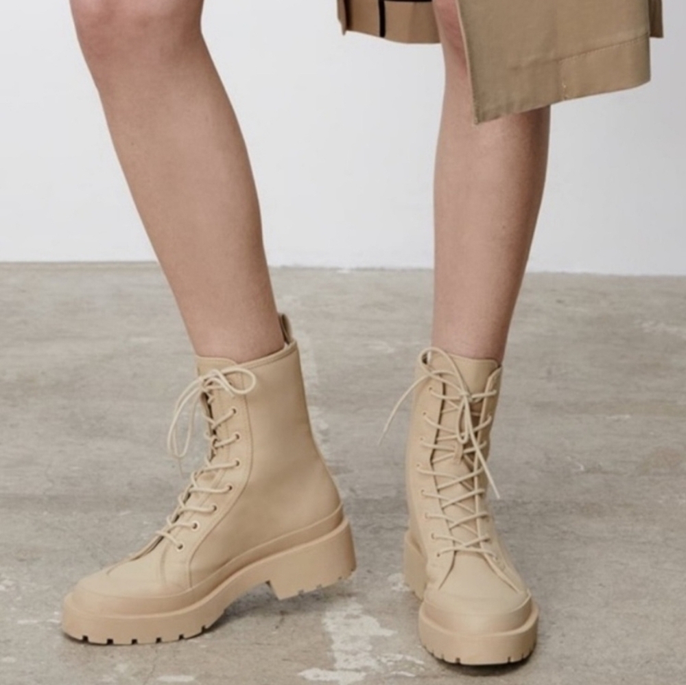 ZARA Women's Cream Lace-Up Boots SIZE 8.